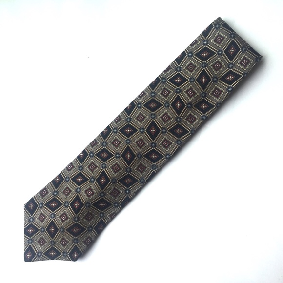 Geoffrey Beene NY Classic Silk Tie Taupe and Navy Diamonds - Picture 2 of 6